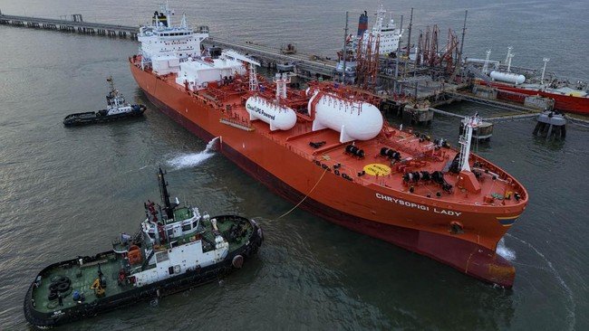 Harga Minyak Dunia Terus Melonjak di Tengah Ketegangan Selat Hormuz 2