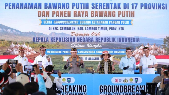 Menteri Pertanian Amran Sulaiman Tingkatkan Produksi Bawang Putih untuk Swasembada di NTB 2